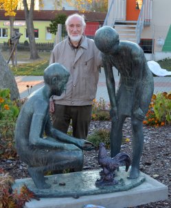 Kindergruppe mit Hahn, Besuch des Künstlers am 02.11.2018